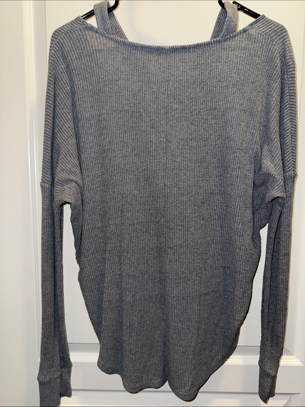 Express Grey Ribbed V-Neck Long Sleeve Top - Picture 2 of 3